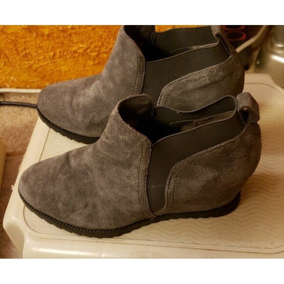 NATURALIZER "Darena" Ankle Bootie 7W - Picture 4 of 6